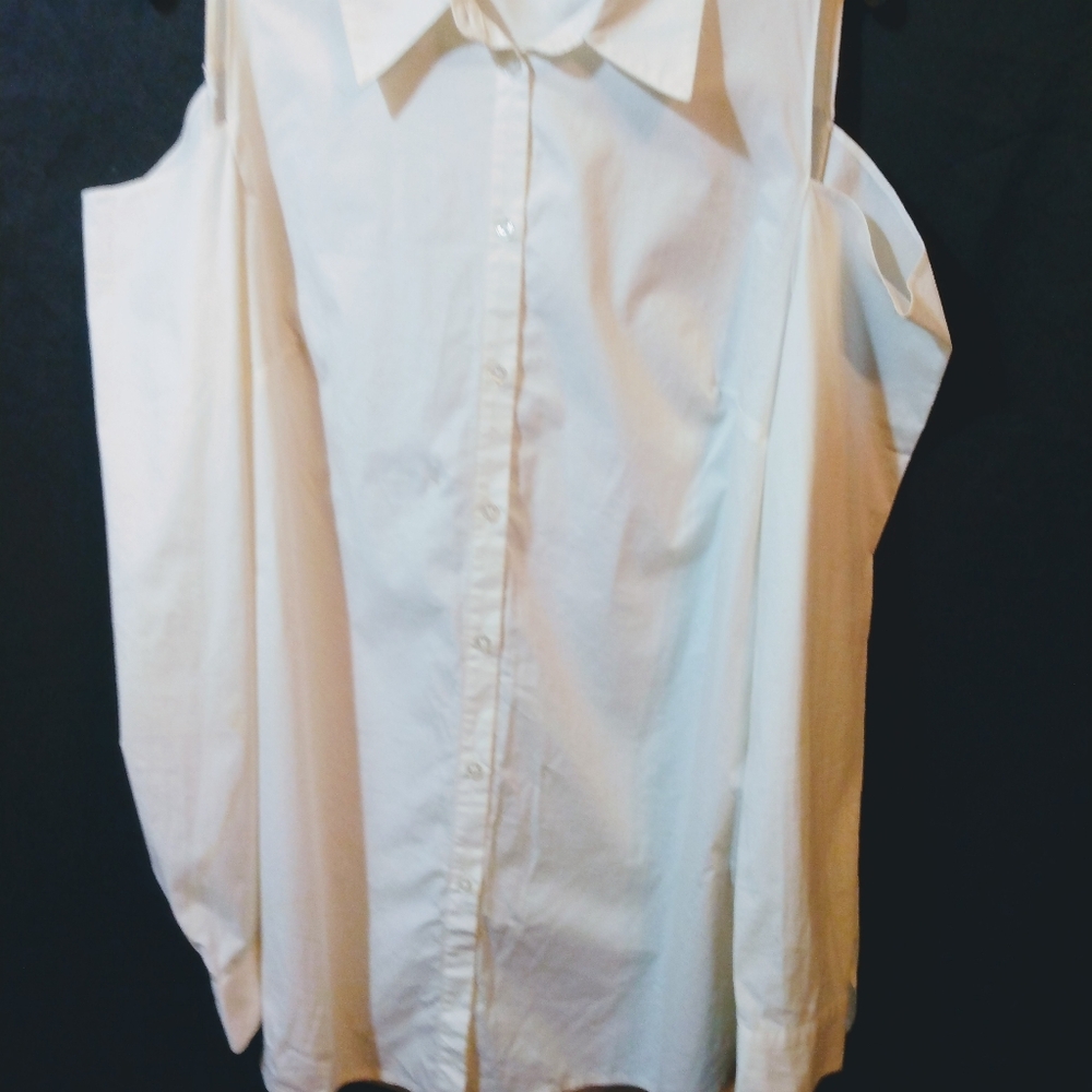 6th & LN cut out Shoulder Shirt Blouse